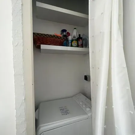Appartement 20 Mts Plage, Pl Mediterranee, Vue Parking