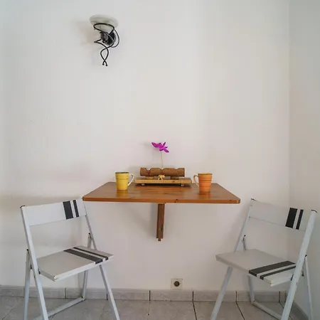 20 Mts Plage, Pl Mediterranee, Vue Parking