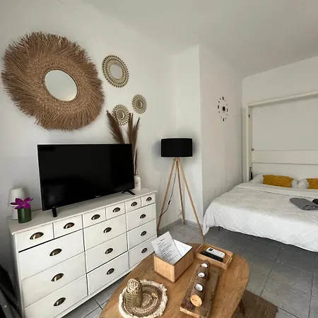 20 Mts Plage, Pl Mediterranee, Vue Parking *