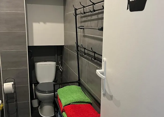 20 Mts Plage, Pl Mediterranee, Vue Parking 公寓