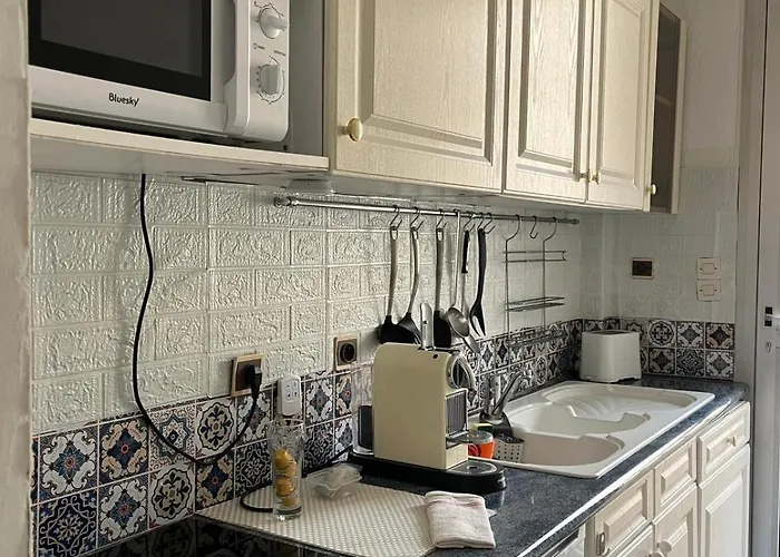 20 Mts Plage, Pl Mediterranee, Vue Parking * 卡内